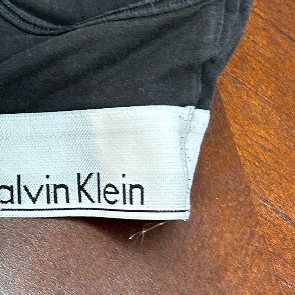 Set CALVIN KLEIN. BRA SIZE M - Picture 9 of 9